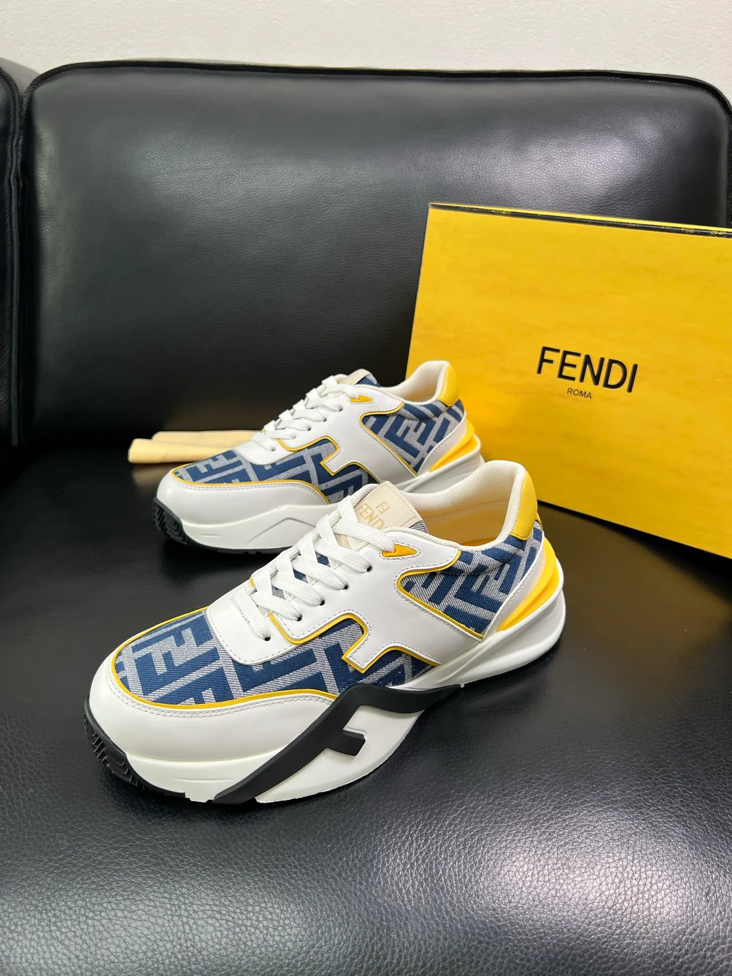 Men's shoes 💰840 FENDI top purchasing Fendi counters are equipped with the original factory, original fabrics imported from Italy, breathable and comfortable cowhide lining, soles: original soles specially provided by the original factory are super comfortable, original factory orders 🔍high quality, you can enter and exit the counter at will, welcome to compare, code number 39-44 (customized 38-45) 85856
